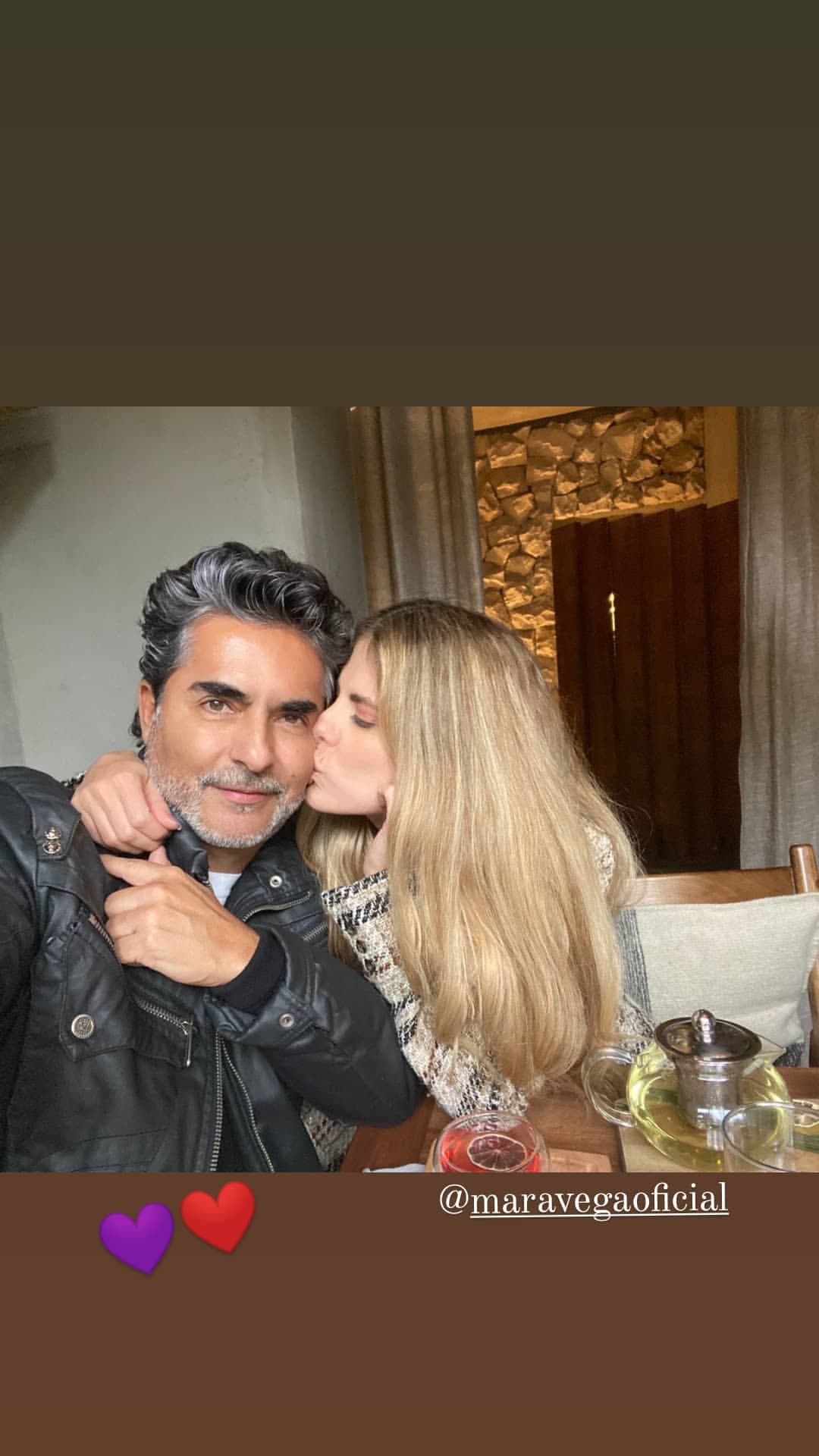 Raúl "El Negro" Araiza podría estar estrenando un nuevo romance con una guapa actriz colombiana. A continuación, te contamos de quién se trata.