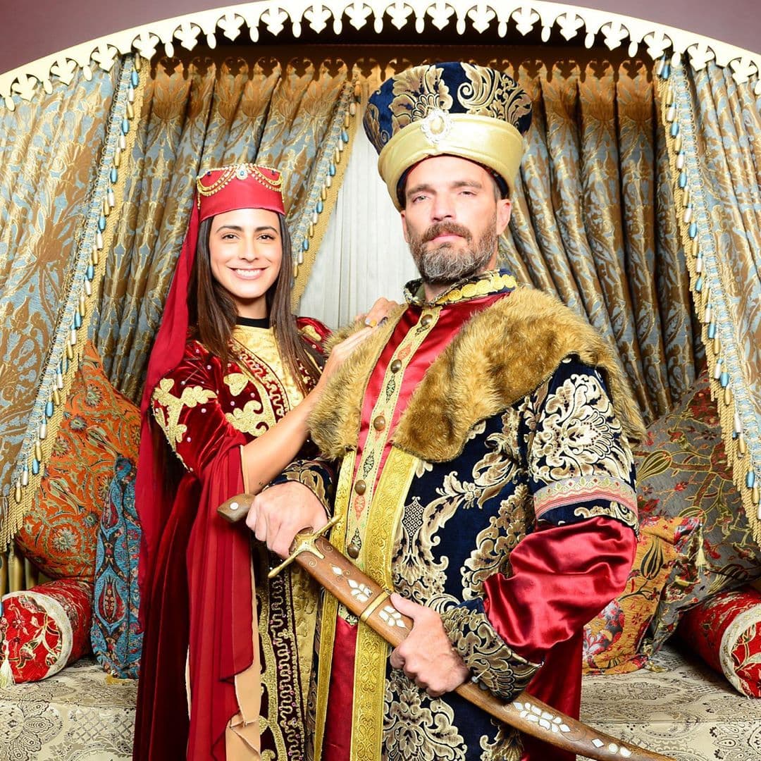 Julián Gil y Valeria Marín se apoderaron de las redes sociales gracias a las fotografías que publicaron de su viaje a Turquía, destino turístico desde donde impresionaron por haberse convertido en sultanes. ¡Mira las fotos!