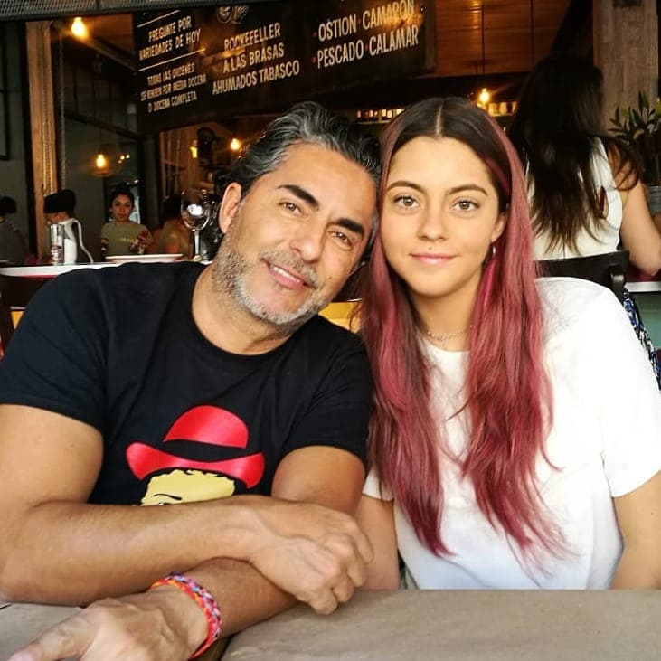 Las hijas de Raúl Araiza no se quedan atrás, Roberta consigue cientos de piropos por su peculiar belleza