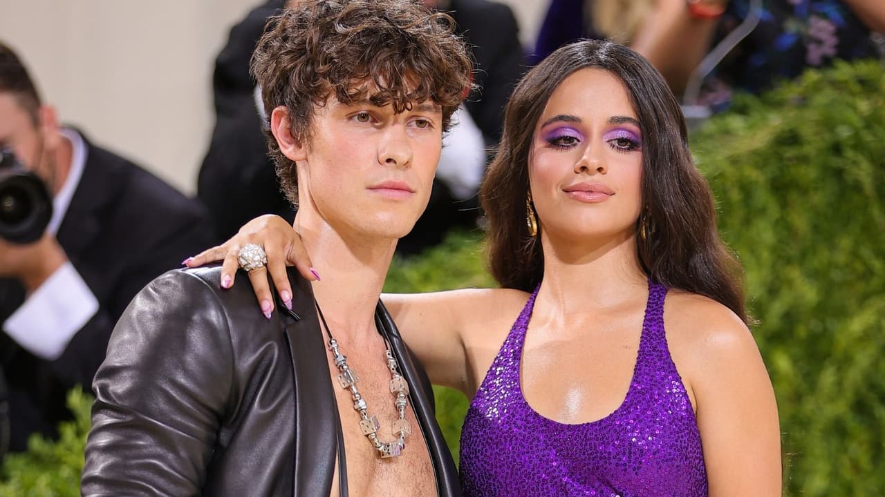 Camila Cabello y Shawn Mendes son captados paseando por las calles de Oaxaca