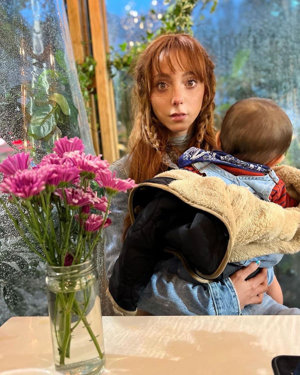 Natalia Téllez sorprende al presumir su exótico árbol de Navidad