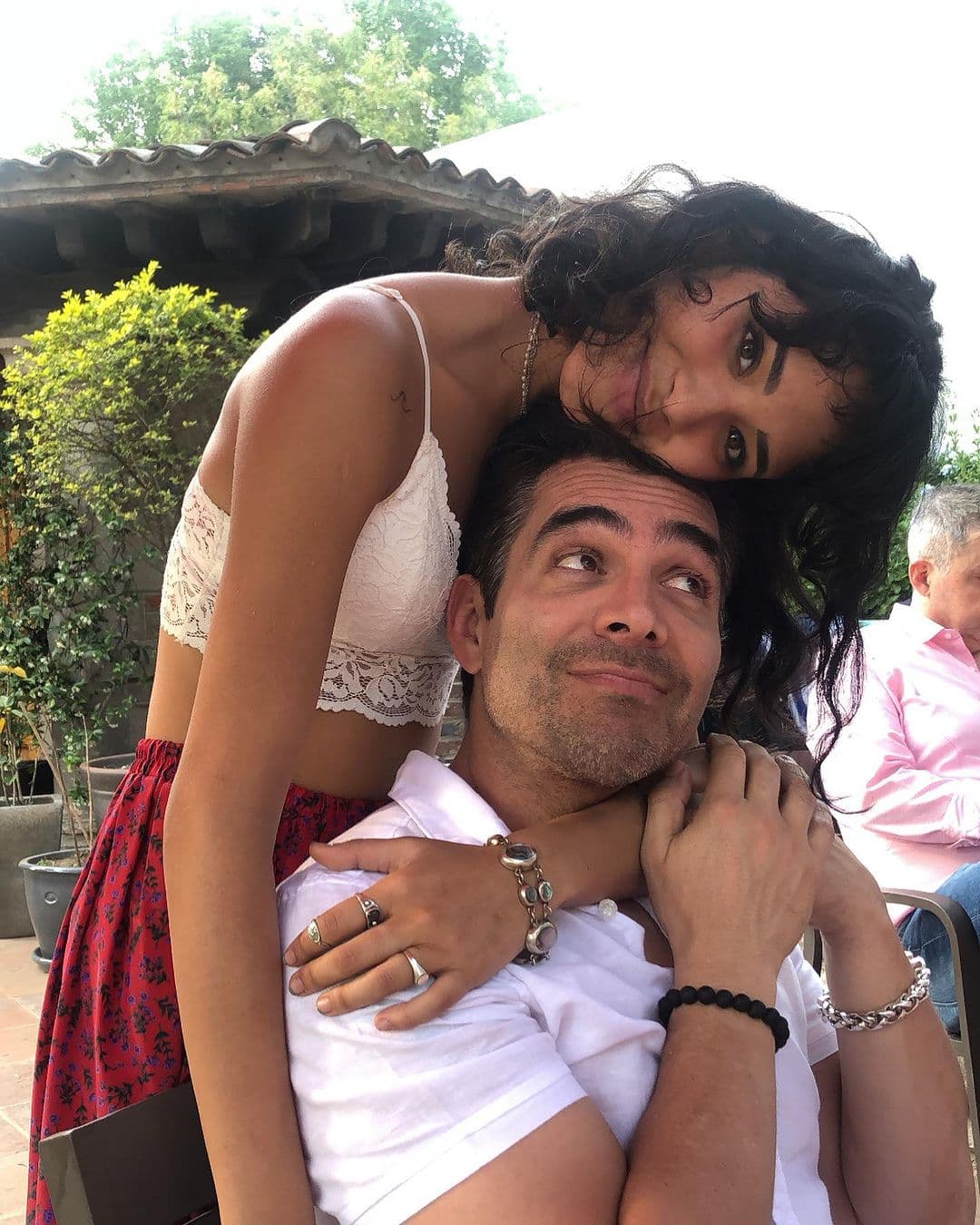 Andrea Chaparro canta y actúa tal como su padre Omar Chaparro.