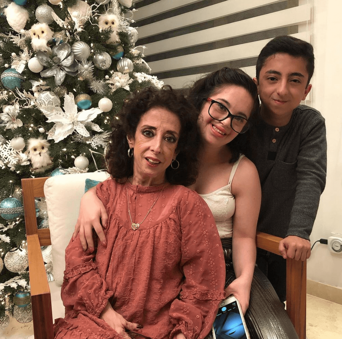 María Elena Saldaña, La Güereja, reaparece con su hijo tras accidente en el que se vio envuelto