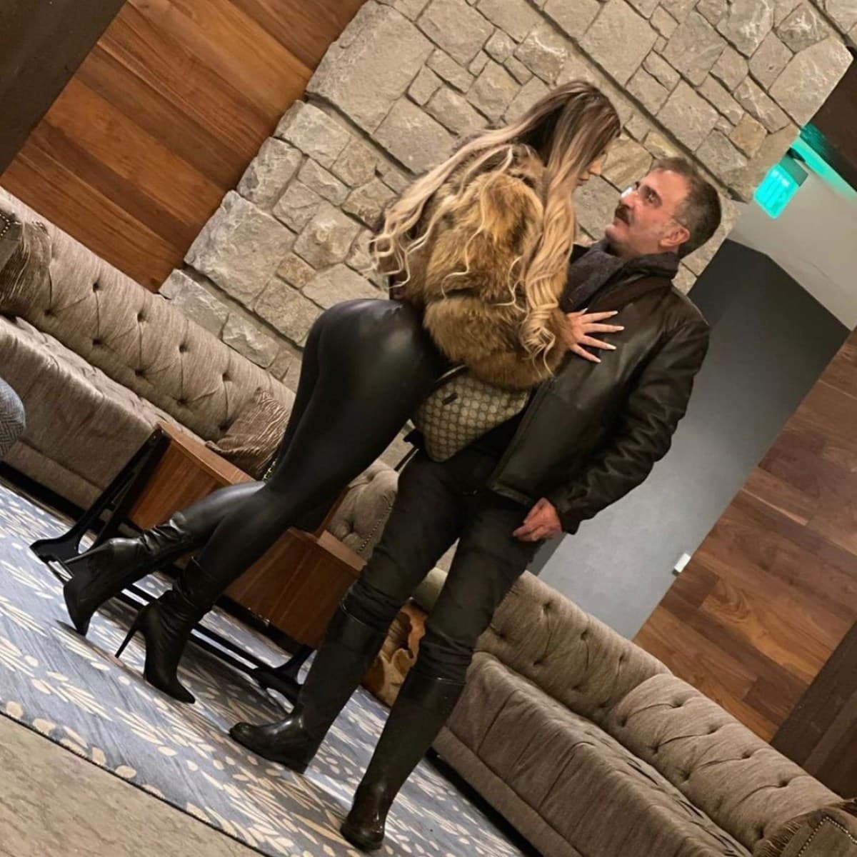 “Nombre, pues qué envidia. No soy su abuelo y no es mi nieta. Y sé que todo es de ardor porque todos quisieran estar en mi lugar. Ni modo, el que está soy yo”, sentenció.