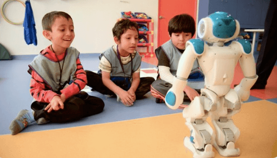 Así es como ‘Niko’ un robot del Centro de Autismo Teletón, le ha cambiado la vida a más de 200 niños