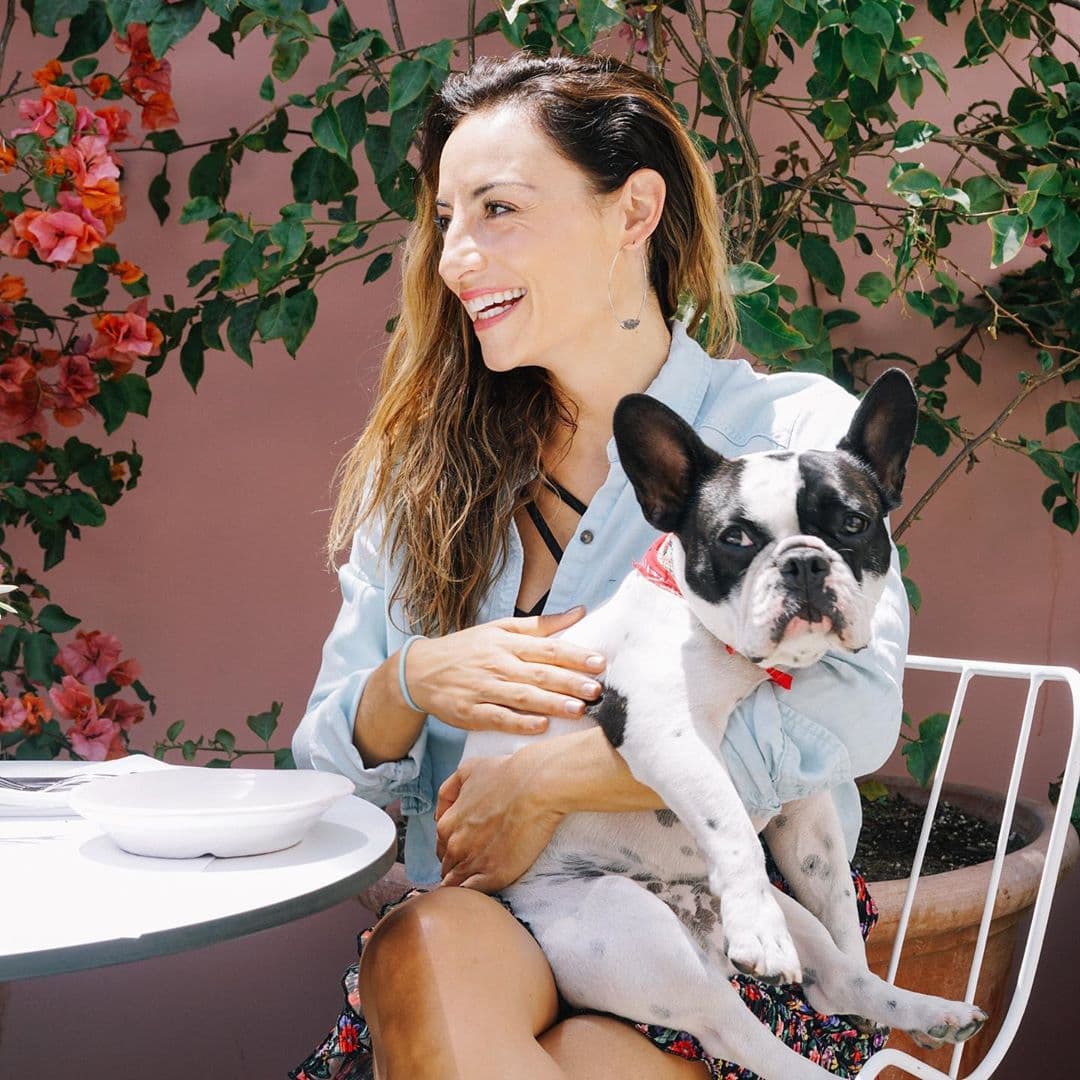 Su hermana mayor Marimar Vega recientemente confesó en Instagram que durante su matrimonio con Luis Ernesto Franco también sufrió un aborto involuntario. “Cuando me casé lo contemplé (ser madre), lo intenté, después perdí un bebé. Esa es otra cosa, que todo el mundo pierde bebés, no se atreve a hablar de eso”, comentó.