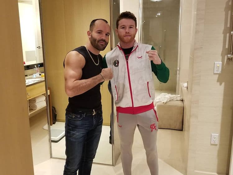 Ramón Álvarez es conocido como ‘El Inocente’ y en redes sociales no solo comparte detalles de su carrera, hace unos días publicó una foto desde la boda del Canelo Álvarez.