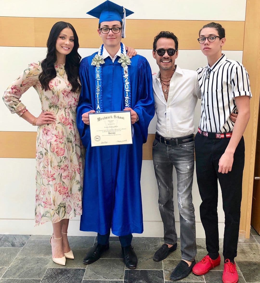 Antes de su matrimonio con JLo, Marc estuvo casado con Dayanara Torres con quien tuvo dos hijos, Cristian y Ryan. De igual manera, ellos son lo principal para ambos y en cada logro están presentes. A principios de este año, Dayanara fue diagnosticada con cáncer de piel y el cantante le ha dado su apoyo total.