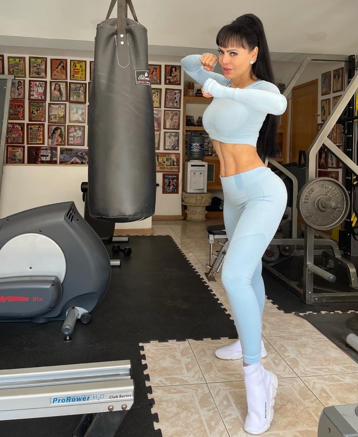 Maribel Guardia y otras famosas con looks de ejercicio muy fashion