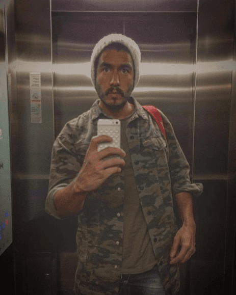 Asimismo, en su perfil, Moreno también describe que es director y productor audiovisual y de televisión.