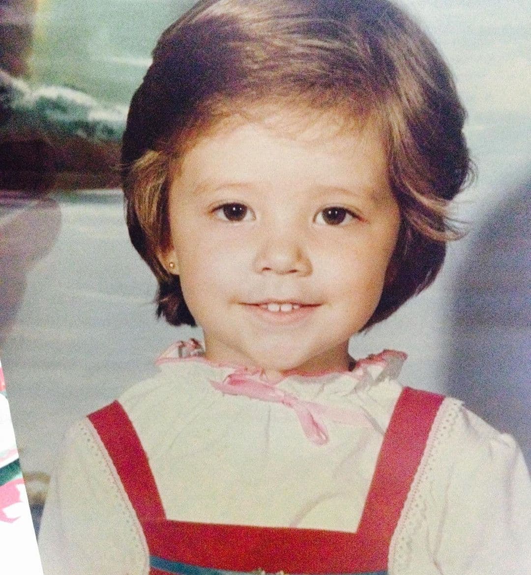 "Que siempre haya mucho de ti en mí! #felizdiadelniño. Día de los niñas y las niñas! Amor , educación , libertad y muchas sonrisas para todos los niños de la tierra", Fernanda Castillo.