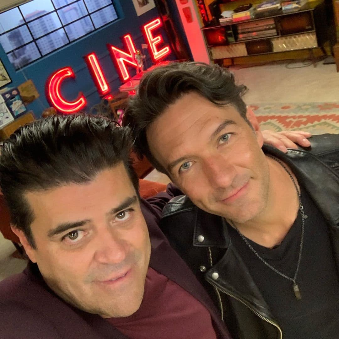 Leonardo de Lozanne será uno de los invitados especiales de las nuevas temporadas de '40 y 20', así lo dio a conocer El Burro van Rankin, protagonista de la serie en sus redes sociales.