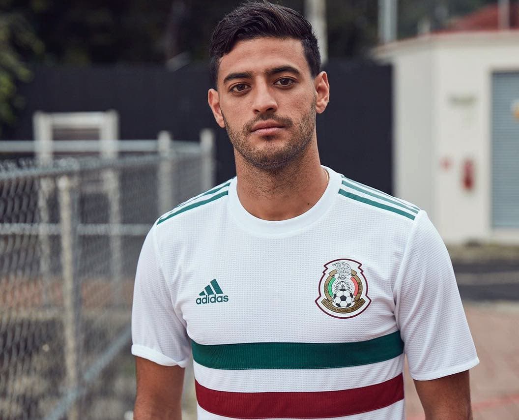 Carlos Vela sufre la muerte de su abuelo tras victoria en el Mundial