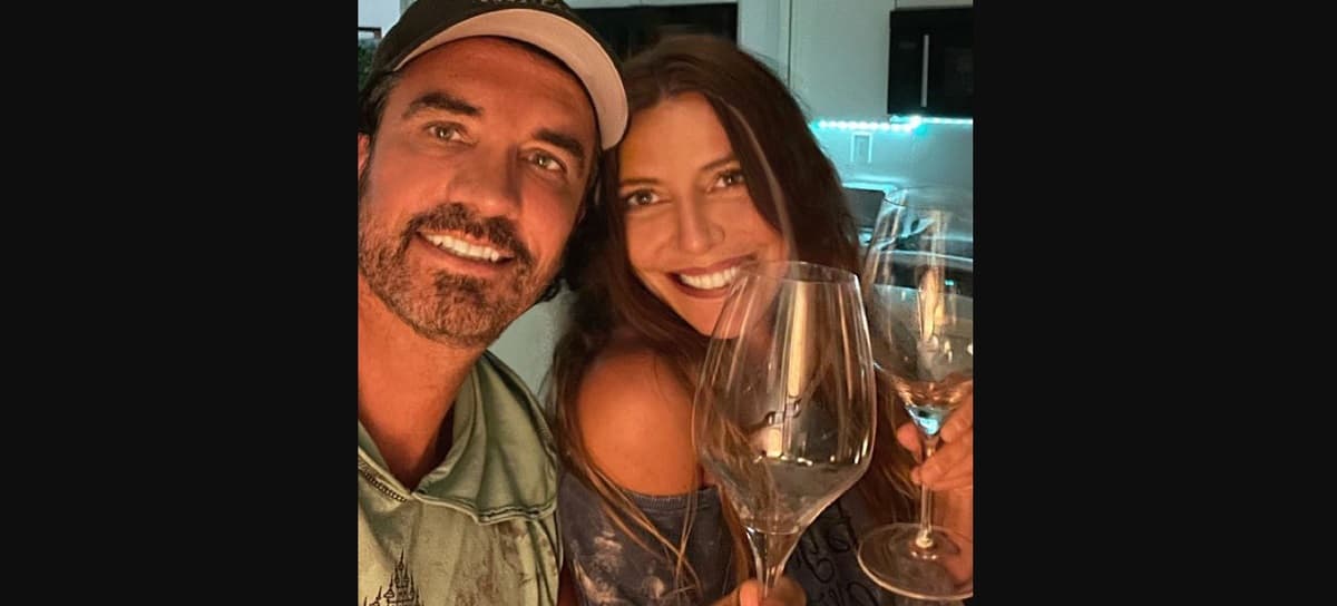 Diego Olivera está casado con Mónica Ayos desde 2002 y juntos procrearon a su hija Victoria.