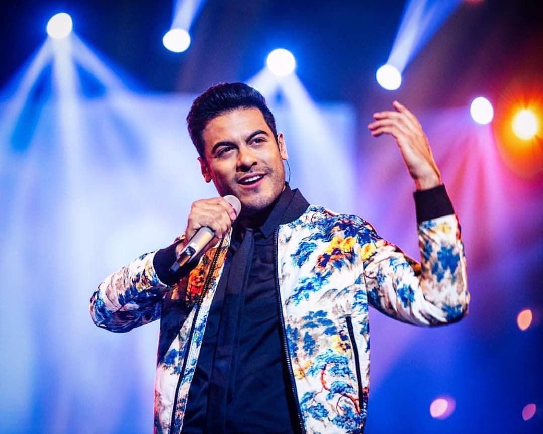 Su nombre real es Carlos Augusto Rivera Guerra.