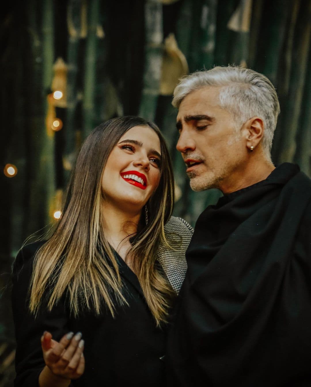 Alejandro Fernández destapa si le incomoda ser abuelo mientras Camila revela fotos de su pancita