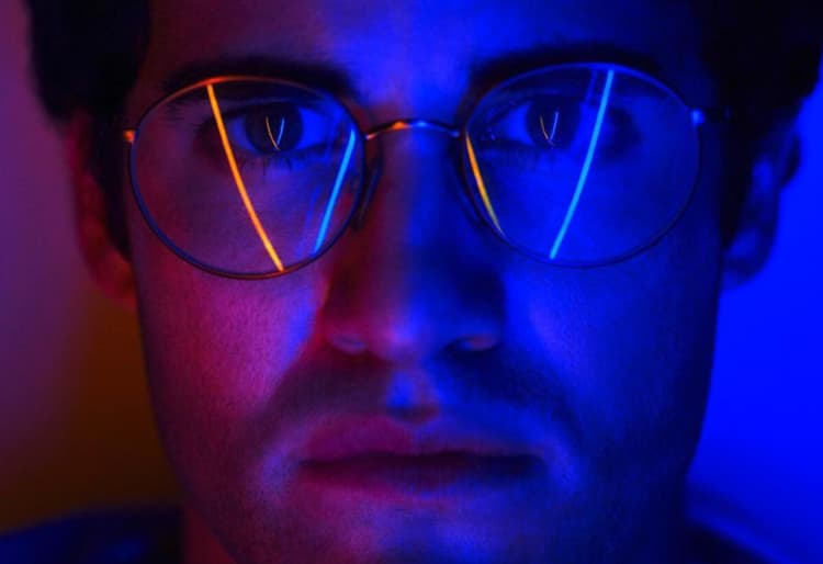 El actor Darren Criss personifica a Andrew Cunnanan en El Asesinato de Gianni Versace: American Crime Story