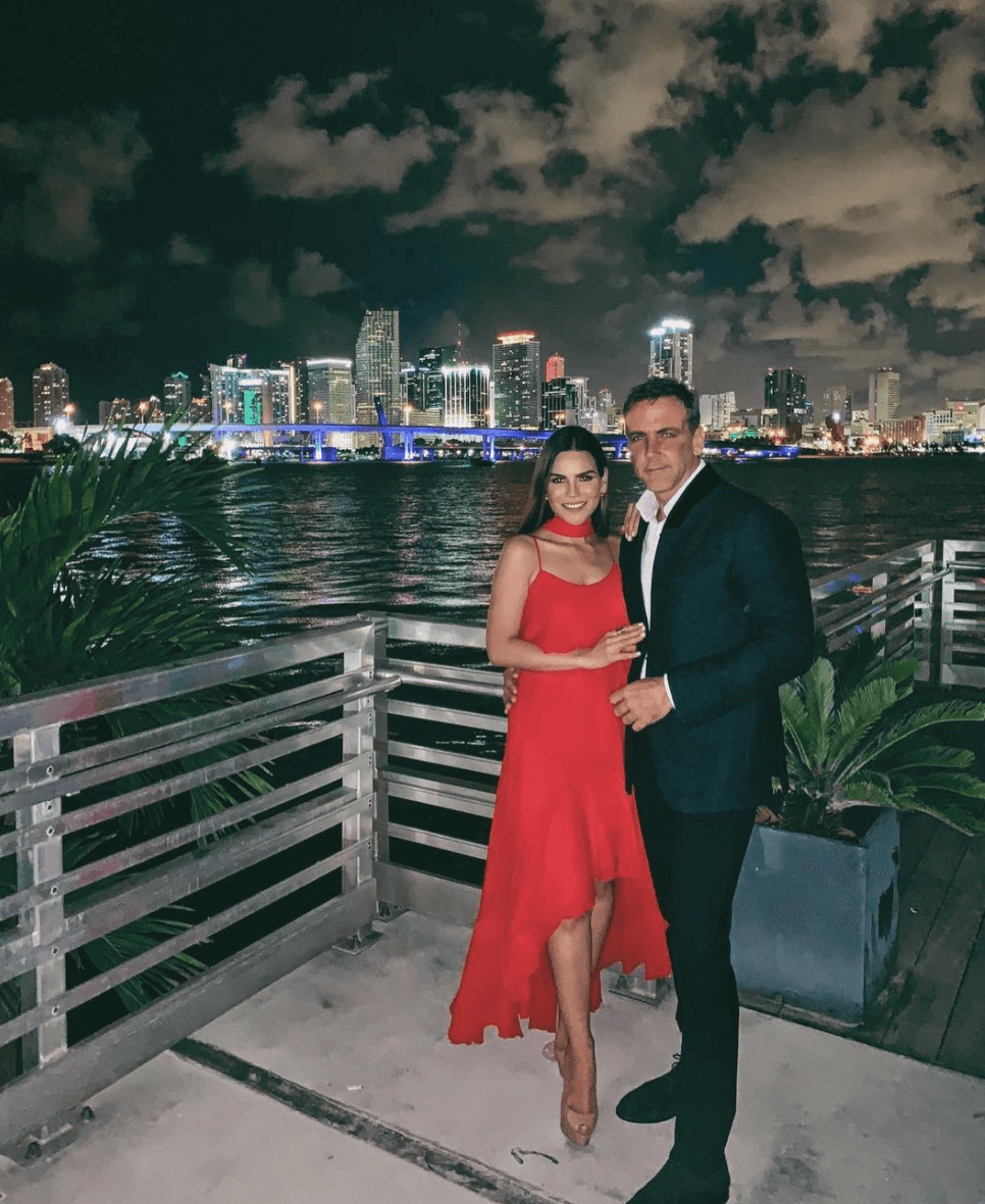 Ante la pandemia por el COVID-19, Carlos Ponce y Karina Banda posponen su boda