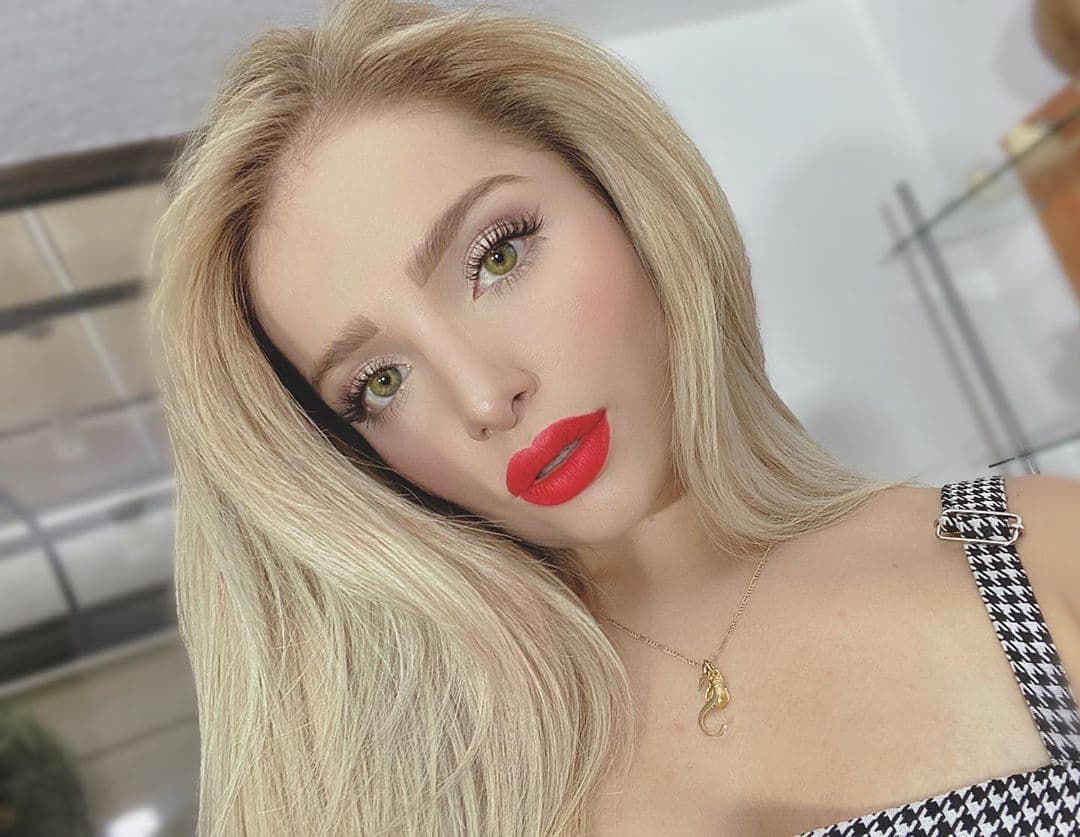 Además de cantante y actriz, Sandra Itzel es youtuber, donde cuenta con más de 68 mil suscriptores y comparte detalles de su vida profesional y personal.