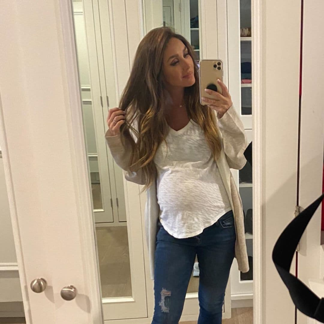 Anahí comparte fotos inéditas de cómo fue su embarazo