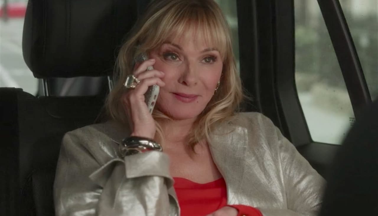 Kim Cattrall como Samantha Jones em retorno épico