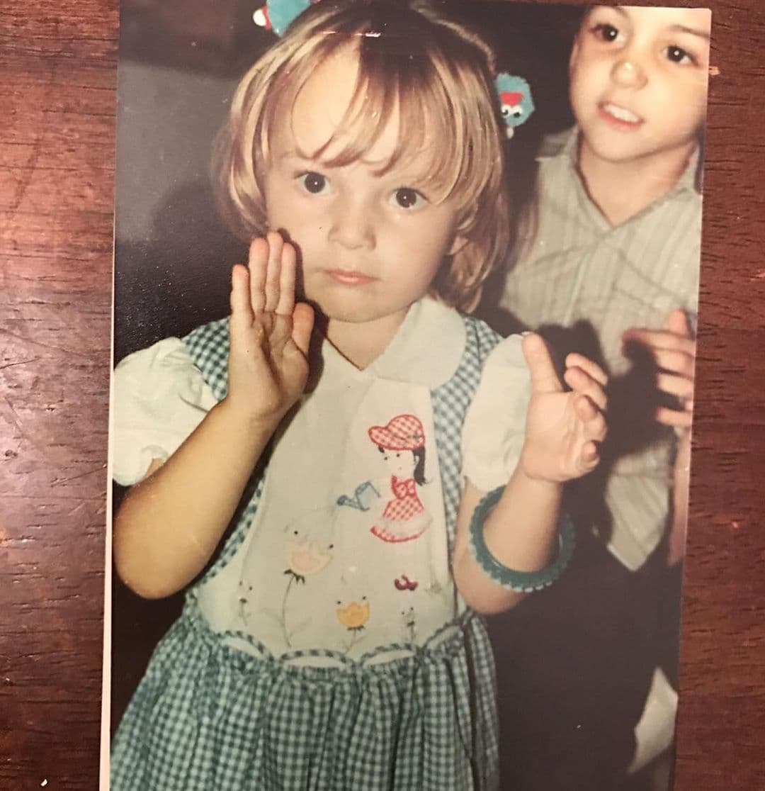 Marjorie de Sousa habló de las enseñanzas que le han dejado la maternidad e invitó a siempre llenar de amor a los niños. "El tener un hijo me enseño entre otras cosas a despertar a mi niña interior, me dice todos los días que la vida es un juego y que debemos saber jugarla sin dejar de reír".