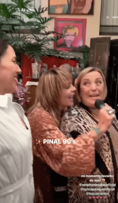 En un video compartido por su bisnieta Camila Valero también se pudo apreciar que durante la celebración hubo música, e incluso, sus dos hijas mayores compartieron micrófono para entonar una melodía.