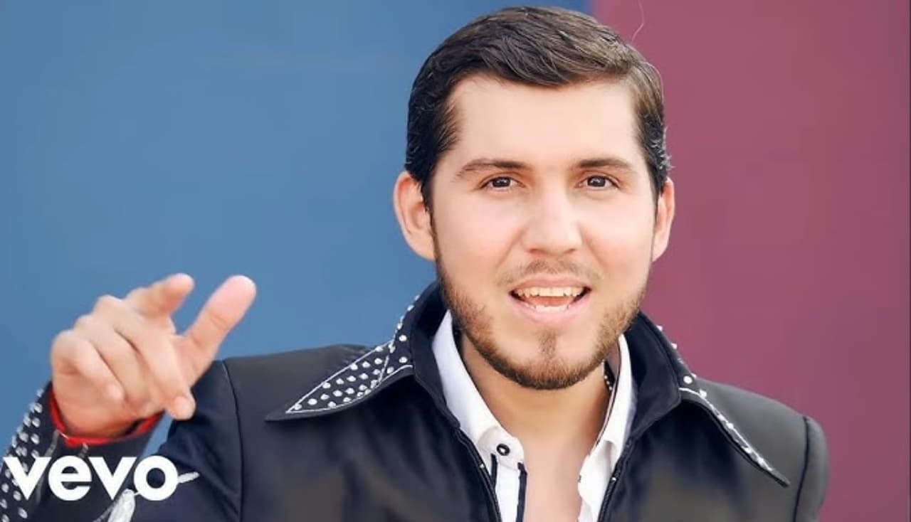 Sergio Sánchez vocalista de Los Titanes de Durango.