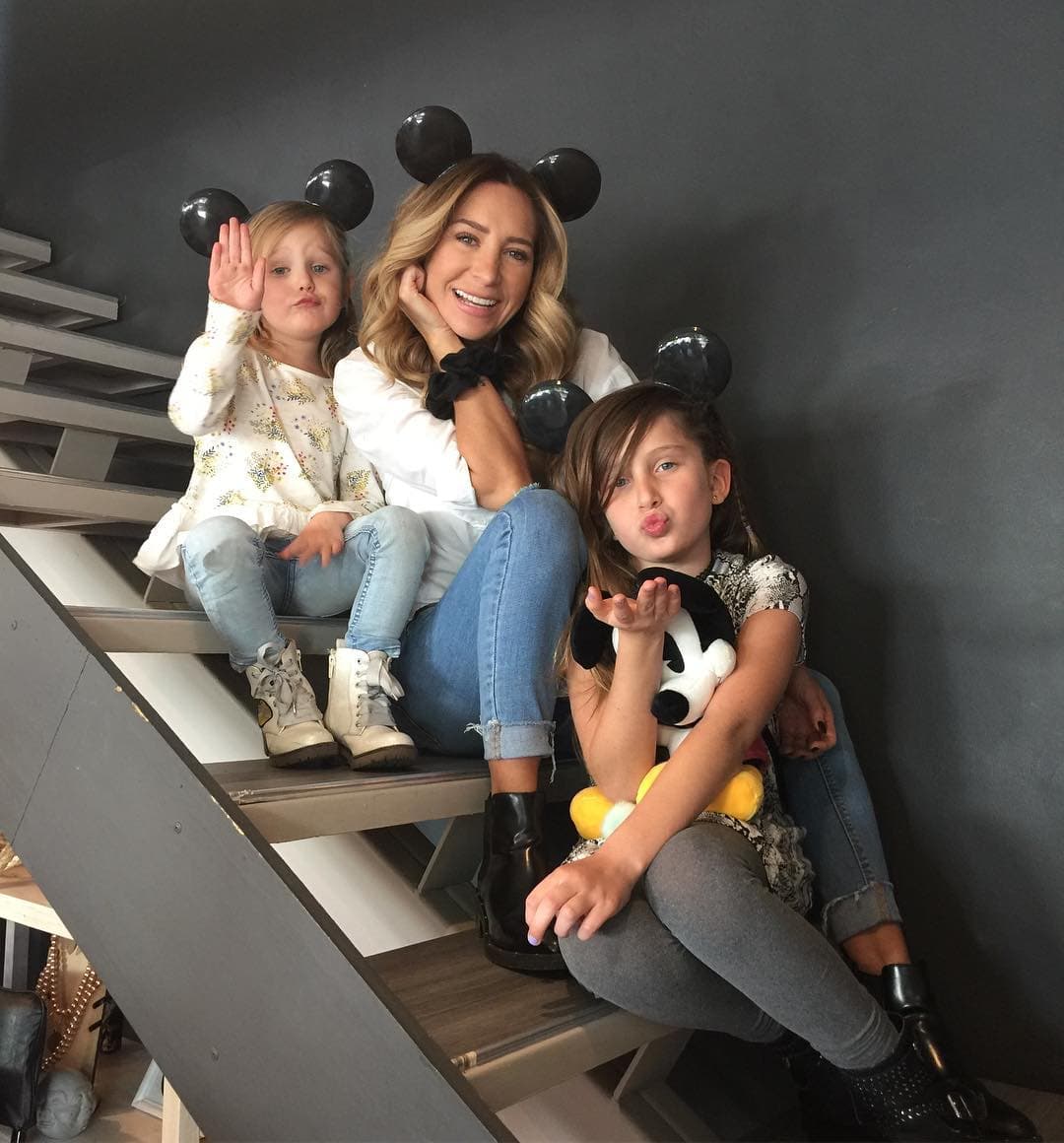 Geraldine Bazán protagoniza cómico baile junto a sus hijas
