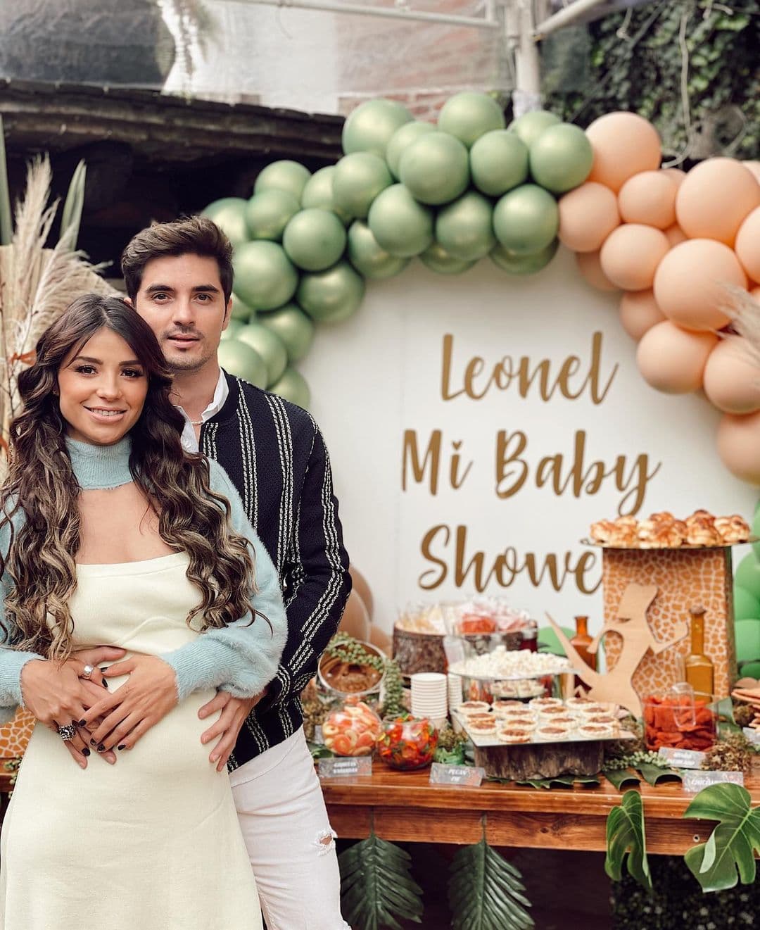 Una vez que Christian Estrada se recuperó del Covid-19, Ferka y el modelo echaron la casa por la ventana y celebraron su primer baby shower, el cual tuvo una temática de ‘El rey león’.