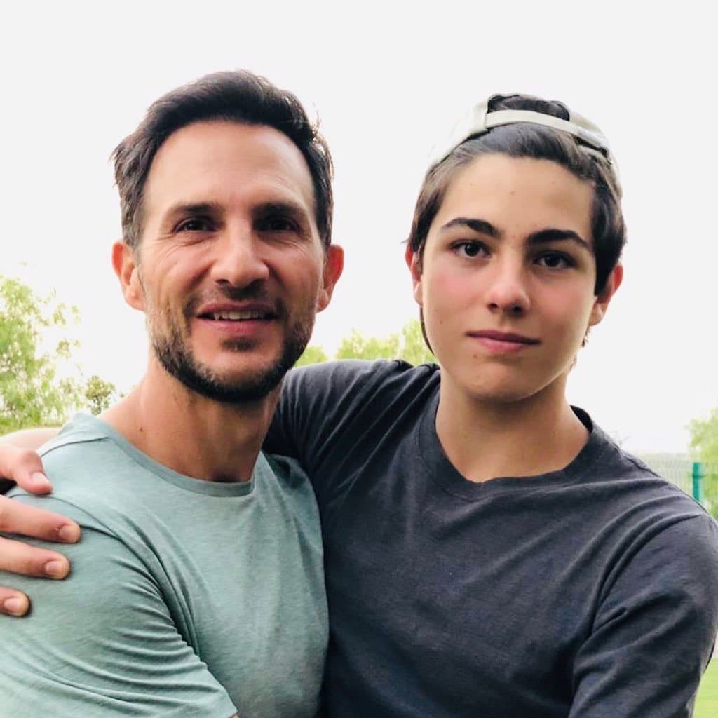 Además de escasas imágenes junto a sus hijos, productor de su relación anterior: "Felices 16 mi querido Patrick! Eres una gran persona y te quiero con todo mi corazón", escribió en el cumpleaños de uno de ellos.