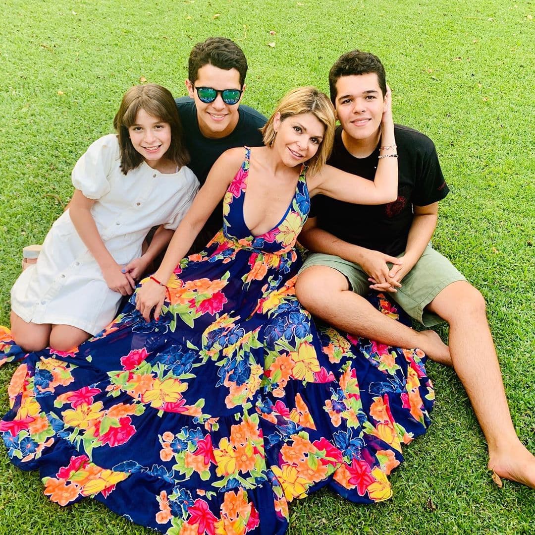 En traje de baño y junto a su familia: Así celebró Itatí Cantoral su cumpleaños