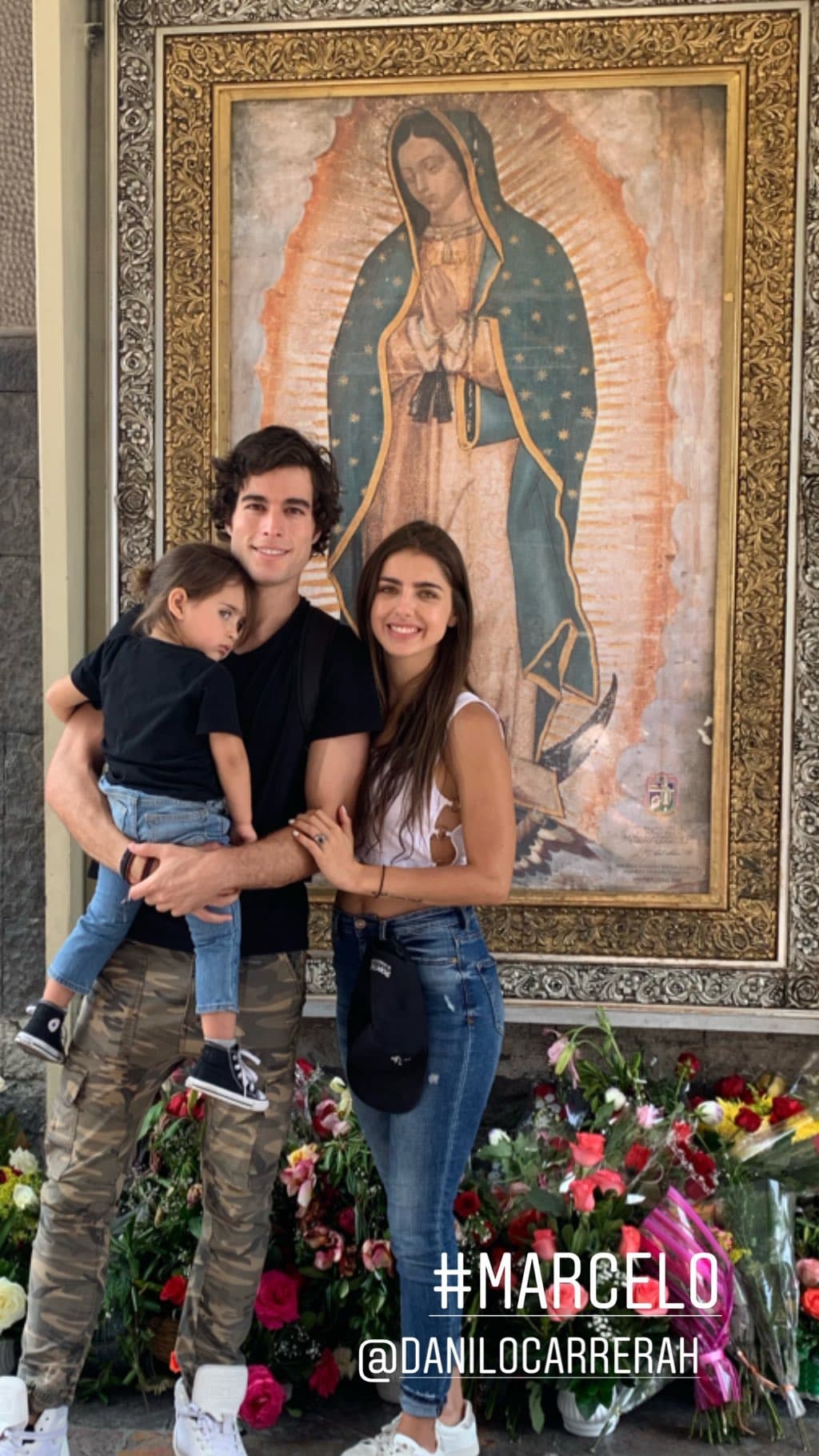 Danilo Carrera ya convive con el hijo de Michelle Renaud y así lo presume en Instagram