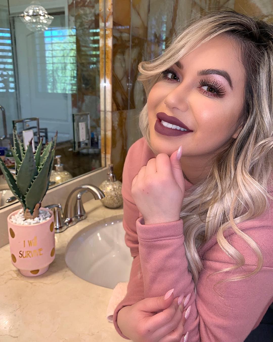Chiquis Rivera se inyecta el rostro para rejuvenecer y la destrozan en redes