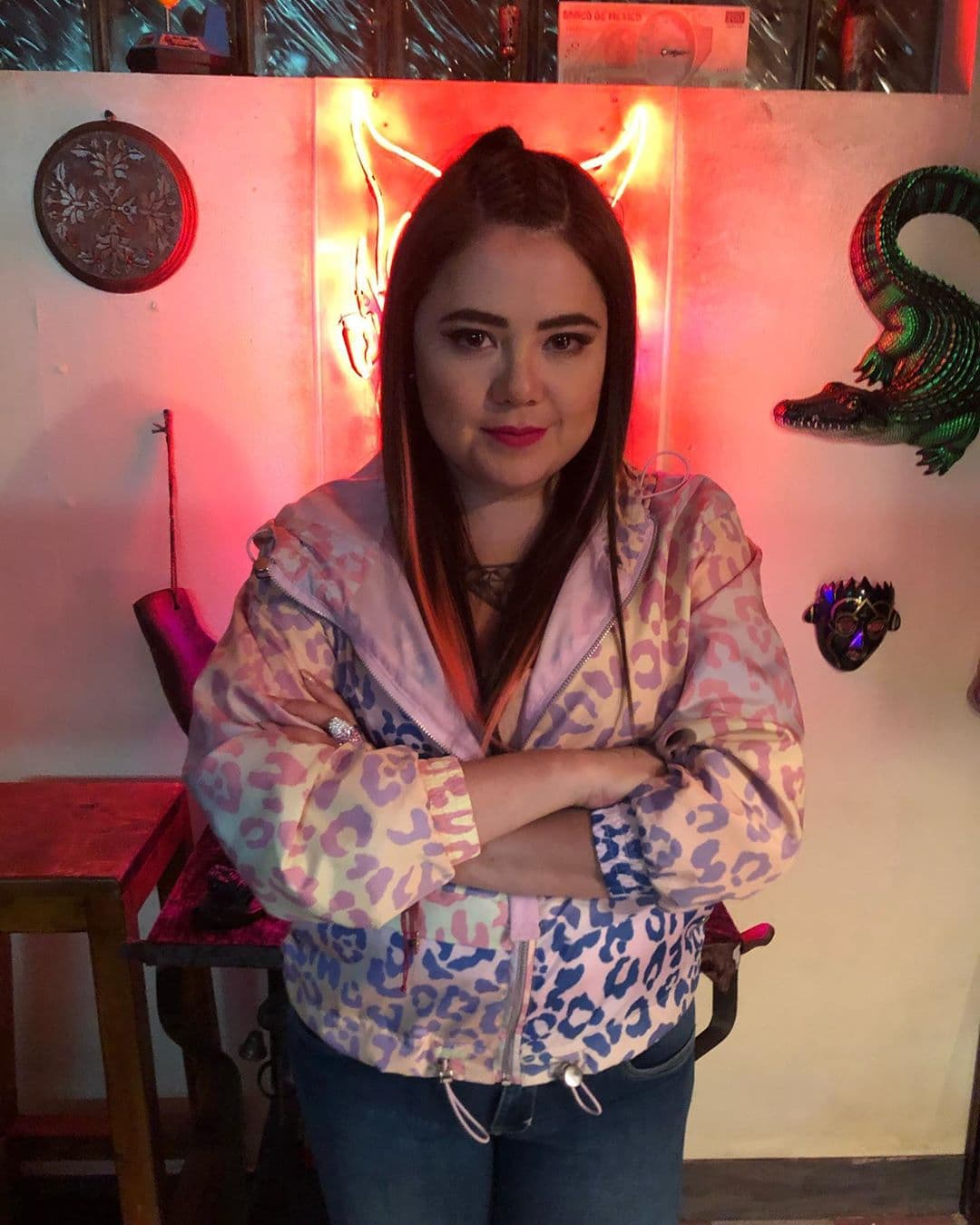 En su cuenta oficial de Instagram, la estrella destacó que está muy contenta por su nueva casa. “Estoy soñada… Ya les enseñé mi casita con y sin muebles, la verdad es que estoy feliz. Los muebles están padrísimos… Todo está increíble y de la mejor calidad”, comentó.