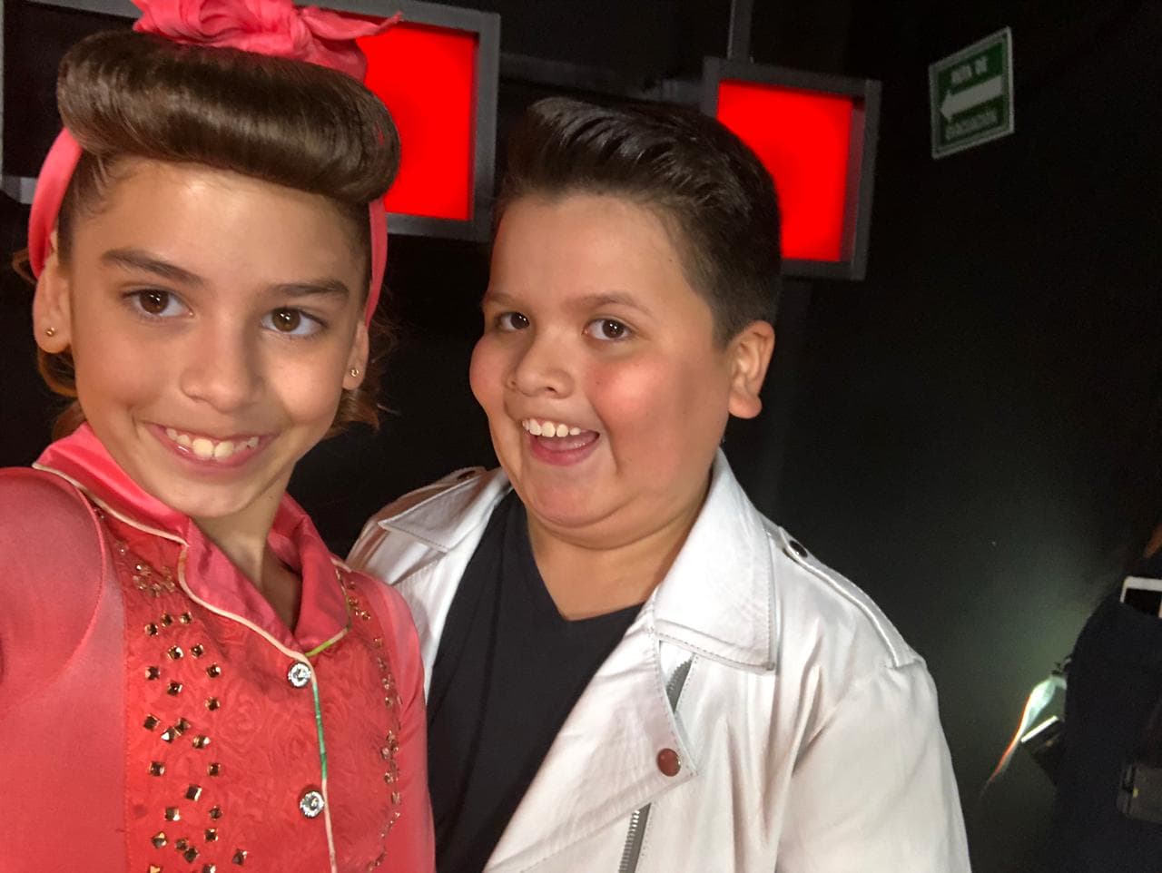 Valeria y Ramón no han dejado de asombrarnos con sus coreografías, al bailar son todos unos profesionales, pero suelen divertirse todo el tiempo tras el escenario.