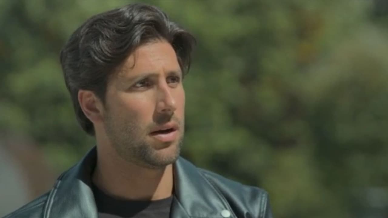 Chava intenta defenderse de Barbie en 'Guardián de mi Vida'