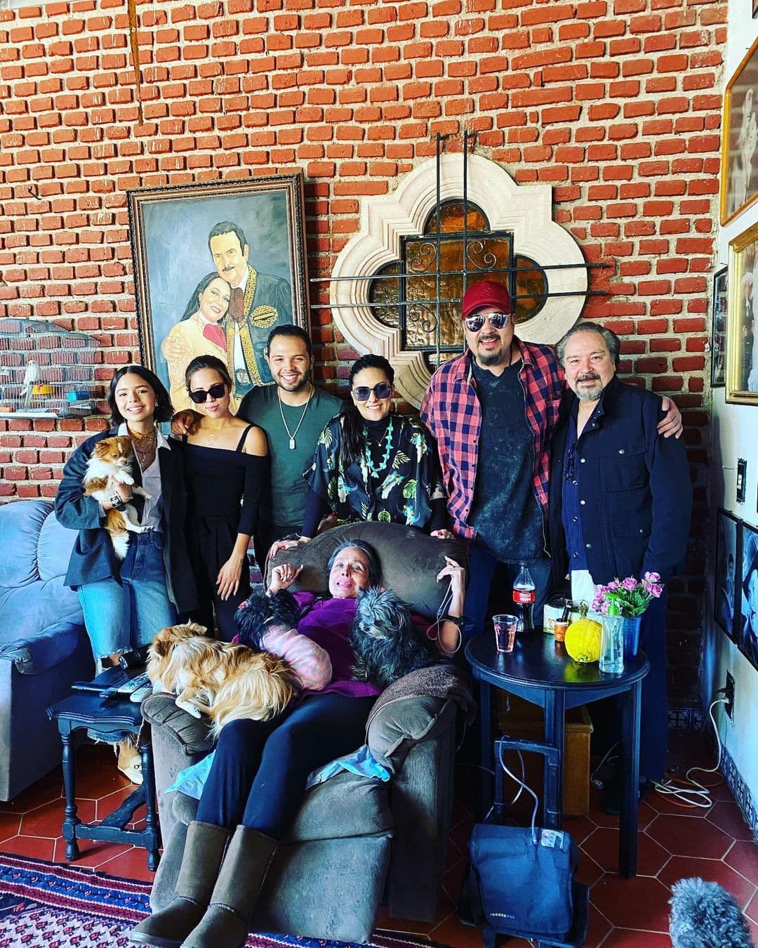 Este homenaje de Pepe Aguilar y su esposa Aneliz a Doña Flor Silvestre consiguió en cuestión de horas posicionarse en la tendencia número 7 de YouTube y lograr casi 300 mil reproducciones.