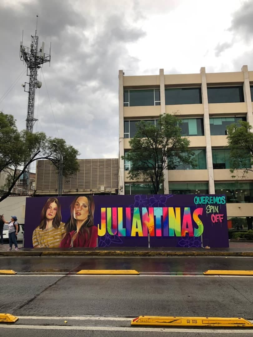 Un grupo de fans se organizó para colocar algunos murales de Juliantina en la CDMX.