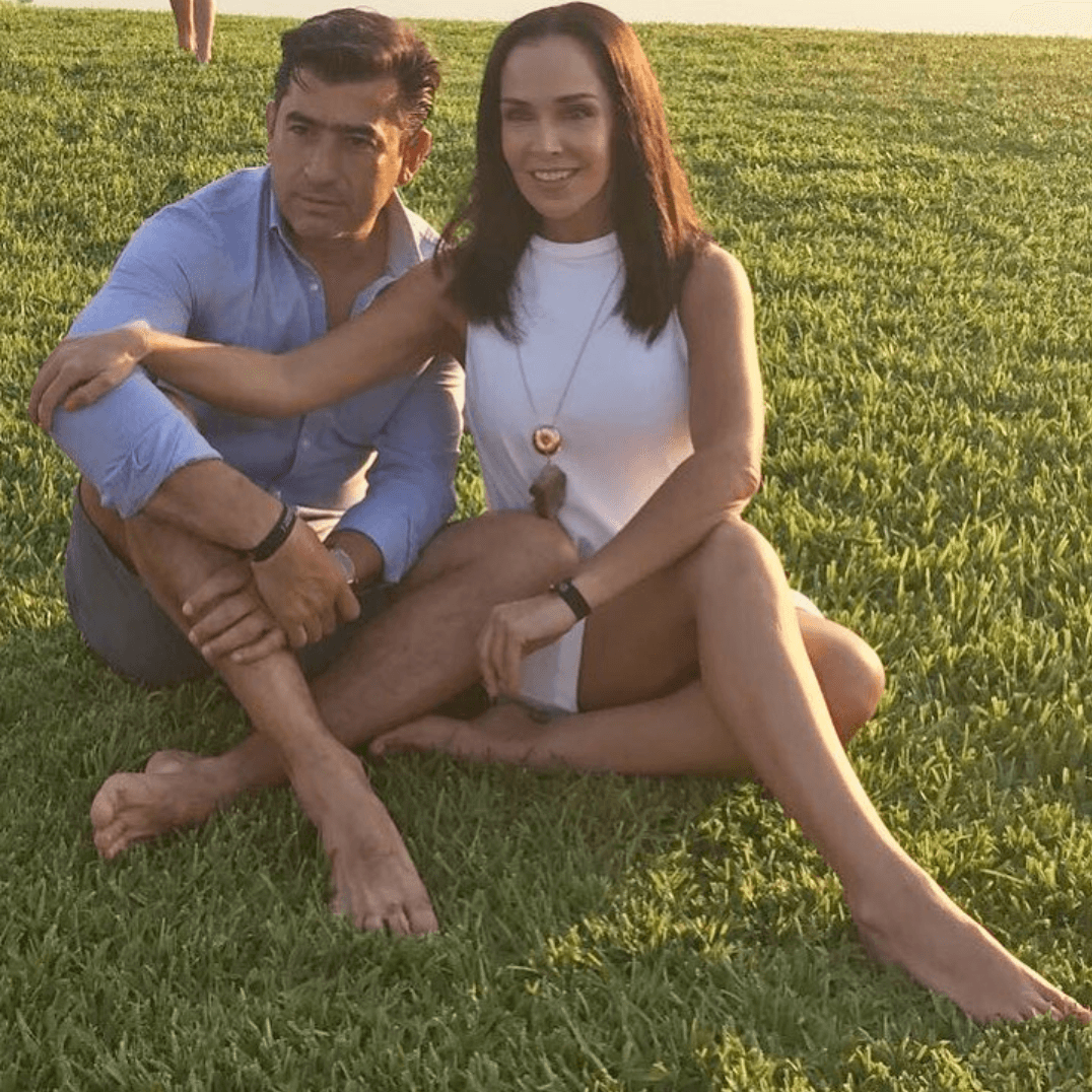 Sharis Cid se despidió públicamente de su pareja con un mensaje en redes sociales: “Gracias por todo amor mío siempre estarás conmigo. Te amo con todo mi corazón mi Prisco adorado, mi esposo. Gracias a todos por sus muestras de cariño y por su respeto”.