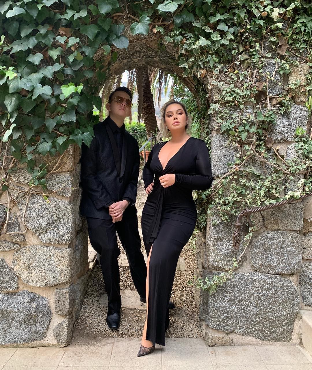 Chiquis Rivera acude a una boda con sensual vestido