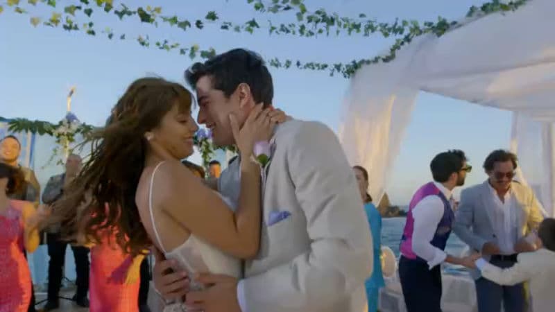 La gran historia de amor de estos dos personajes tuvo lugar en el hermoso Mazatlán, Sinaloa, donde incluso ‘Juana Victoria’ (Michelle Renaud) lució un segundo vestido más ligero.