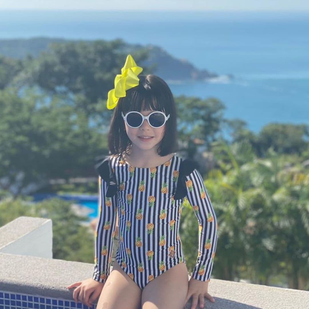 Varios famosos como Erik Rubín, Margarita Magaña, Alessandra Rosaldo y Marcus Ornellas se sumaron a los ‘Likes’, mientras que los fans destacaron el gran parecido físico que hay entre madre e hija, afirmando que Regina Ortiz de Pinedo es el clon de la estrella de televisión.
