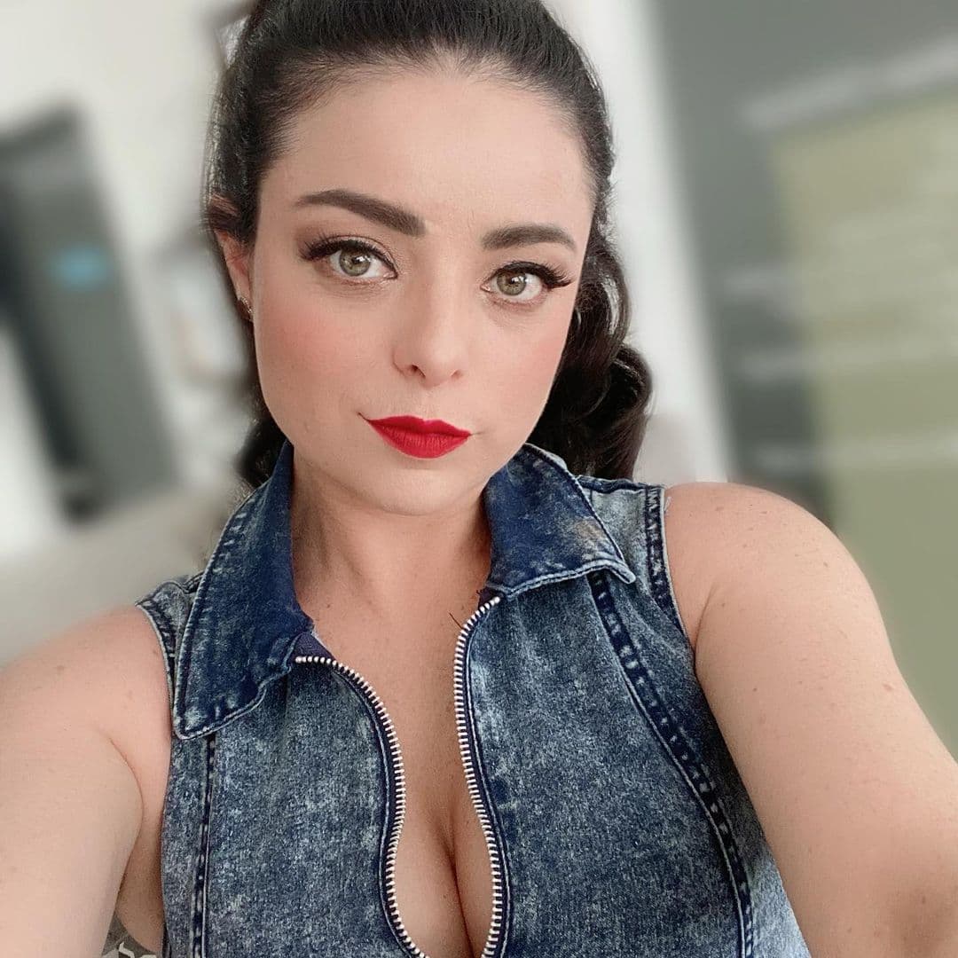 Violeta Isfel preocupa a fans al dejarse ver enferma y en la cama: ‘No me siento bien’