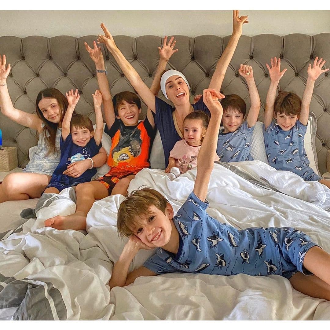 Inés Gómez Mont junto a sus hijos