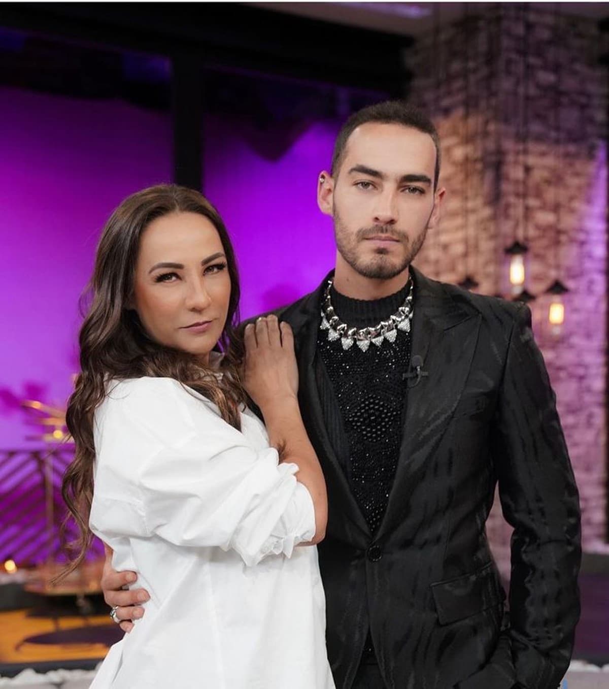 Michel Duval es el hijo menor de Consuelo Duval y a sus 28 años ya ha logrado participar en proyectos como ‘Lo imperdonable, ’Atrévete a soñar’, ‘Mujeres asesinas’, ‘La Familia P. Luche’, ‘Diablero’, ‘Herederos por accidente’, entre otros.