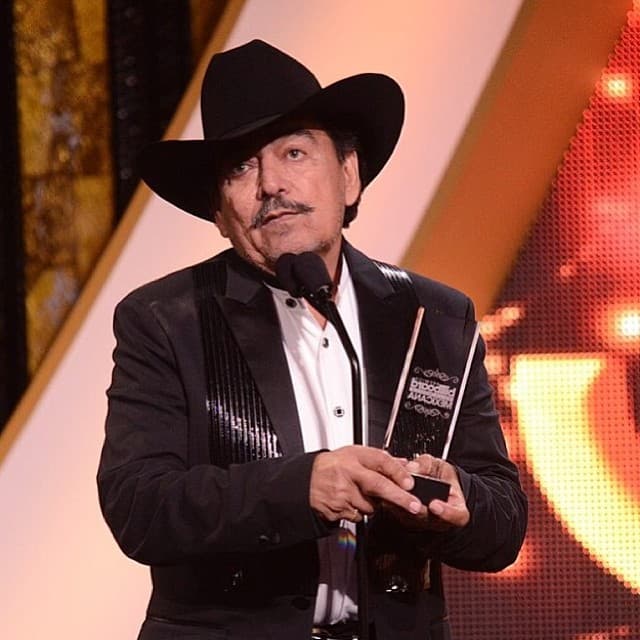 Estos nueve coherederos serán quienes reciban el patrimonio de Joan Sebastian, proceso del que aún se tiene presentar un plan de participación al juez y ser aceptado por ellos.