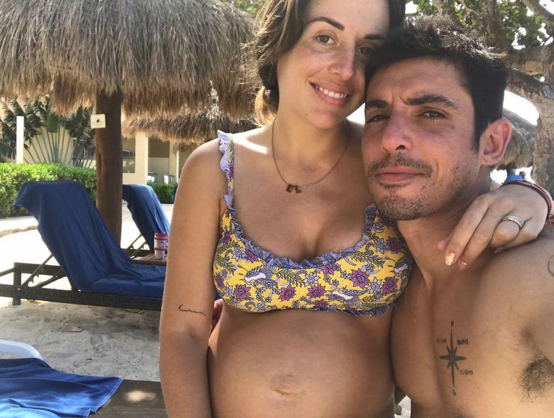Y es así como Zuria Vega presume orgullosa la dulce espera de su segundo hijo.