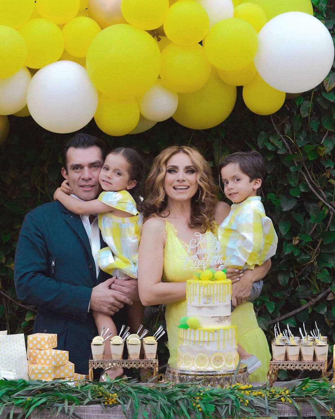 Elizabeth Álvarez y Jorge Salinas celebraron los 4 años de sus mellizos con tremenda fiesta