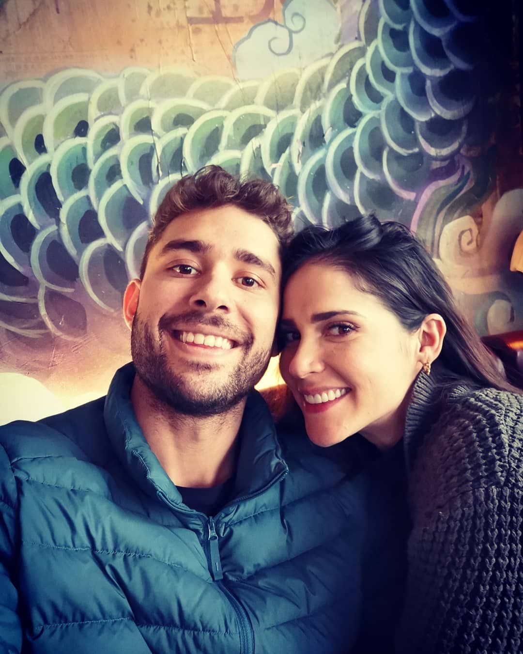 El romance entre Pablo Castillo y Eva Cedeño se destapó en julio de 2019, luego de que la actriz lo hizo público en redes sociales con una fotografía en la que precisó: ‘Mi Castillo… me gustas, te cuento’.